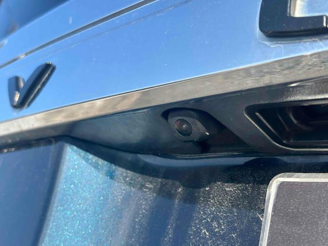 ヴォクシー ハイブリッドＶ　ＥＴＣ　バックカメラ　ナビ　ＴＶ　オートクルーズコントロール　両側電動スライドドア　オートライト　ＬＥＤヘッドランプ　エアロ　スマートキー　電動格納ミラー　シートヒーター　後席モニター　３列シート（18枚目）