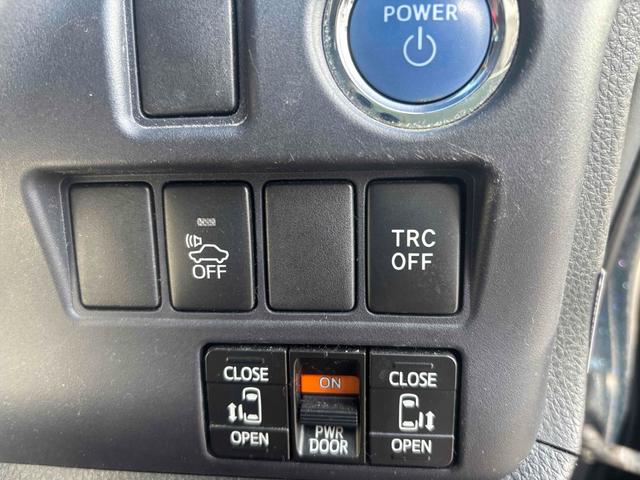 ヴォクシー ハイブリッドＶ　ＥＴＣ　バックカメラ　ナビ　ＴＶ　オートクルーズコントロール　両側電動スライドドア　オートライト　ＬＥＤヘッドランプ　エアロ　スマートキー　電動格納ミラー　シートヒーター　後席モニター　３列シート（23枚目）