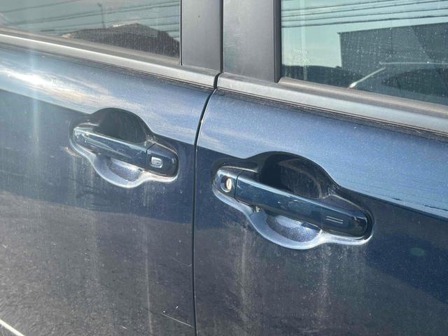 ヴォクシー ハイブリッドＶ　ＥＴＣ　バックカメラ　ナビ　ＴＶ　オートクルーズコントロール　両側電動スライドドア　オートライト　ＬＥＤヘッドランプ　エアロ　スマートキー　電動格納ミラー　シートヒーター　後席モニター　３列シート（37枚目）