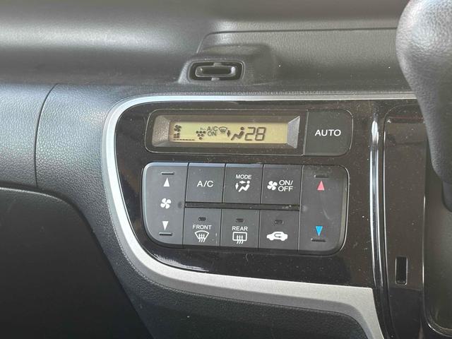 Ｎ－ＢＯＸカスタム Ｇ　両側スライド・片側電動　オートライト　ＨＩＤ　スマートキー　アイドリングストップ　電動格納ミラー　ベンチシート　ＣＶＴ　盗難防止システム　ＡＢＳ　ＥＳＣ　ＣＤ　ＵＳＢ　エアコン　パワーステアリング（5枚目）