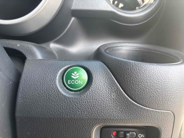 Ｎ－ＢＯＸカスタム Ｇ　両側スライド・片側電動　オートライト　ＨＩＤ　スマートキー　アイドリングストップ　電動格納ミラー　ベンチシート　ＣＶＴ　盗難防止システム　ＡＢＳ　ＥＳＣ　ＣＤ　ＵＳＢ　エアコン　パワーステアリング（30枚目）