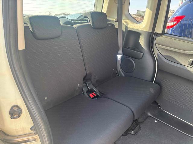 Ｎ－ＢＯＸカスタム Ｇ　両側スライド・片側電動　オートライト　ＨＩＤ　スマートキー　アイドリングストップ　電動格納ミラー　ベンチシート　ＣＶＴ　盗難防止システム　ＡＢＳ　ＥＳＣ　ＣＤ　ＵＳＢ　エアコン　パワーステアリング（41枚目）