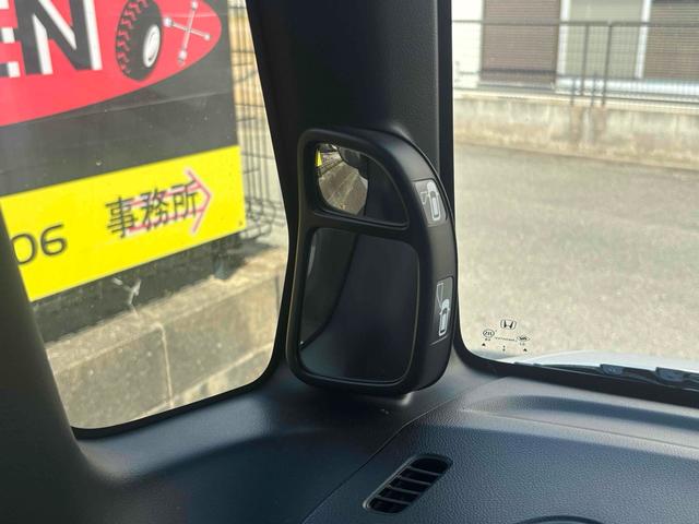 Ｎ－ＢＯＸカスタム Ｇ　両側スライド・片側電動　オートライト　ＨＩＤ　スマートキー　アイドリングストップ　電動格納ミラー　ベンチシート　ＣＶＴ　盗難防止システム　ＡＢＳ　ＥＳＣ　ＣＤ　ＵＳＢ　エアコン　パワーステアリング（49枚目）