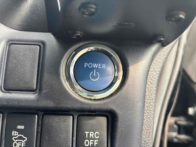 ヴォクシー ハイブリッドＶ　ワンオーナー　ＥＴＣ　バックカメラ　ナビ　ＴＶ　オートクルーズコントロール　両側スライド・片側電動　オートライト　ＬＥＤヘッドランプ　スマートキー　電動格納ミラー　シートヒーター　３列シート　ＣＶＴ（8枚目）