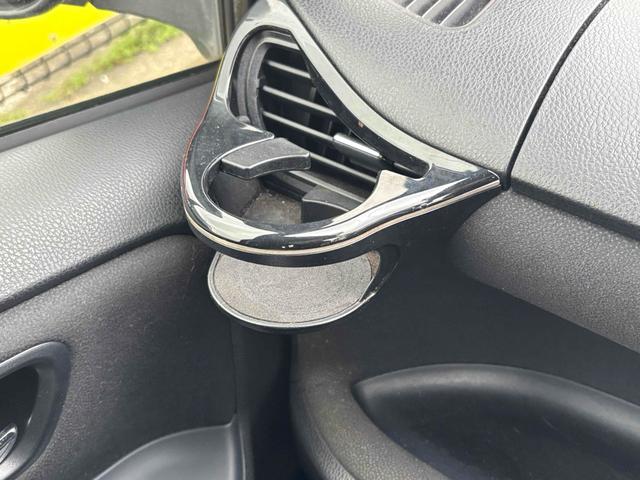 ヴォクシー ハイブリッドＶ　ワンオーナー　ＥＴＣ　バックカメラ　ナビ　ＴＶ　オートクルーズコントロール　両側スライド・片側電動　オートライト　ＬＥＤヘッドランプ　スマートキー　電動格納ミラー　シートヒーター　３列シート　ＣＶＴ（58枚目）