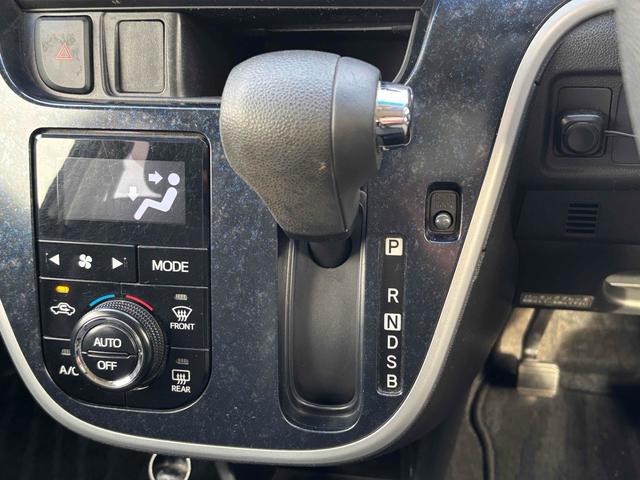 ムーヴ カスタム　Ｘ　ハイパーＳＡＩＩ　バックカメラ　ナビ　ＴＶ　衝突被害軽減システム　オートライト　ＬＥＤヘッドランプ　スマートキー　アイドリングストップ　電動格納ミラー　ベンチシート　ＣＶＴ　盗難防止システム　ＡＢＳ　ＥＳＣ　ＣＤ（9枚目）