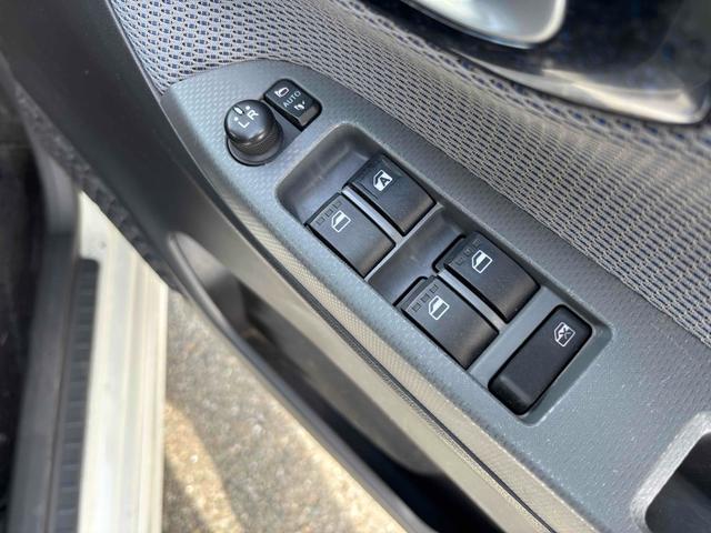 ムーヴ カスタム　Ｘ　ハイパーＳＡＩＩ　バックカメラ　ナビ　ＴＶ　衝突被害軽減システム　オートライト　ＬＥＤヘッドランプ　スマートキー　アイドリングストップ　電動格納ミラー　ベンチシート　ＣＶＴ　盗難防止システム　ＡＢＳ　ＥＳＣ　ＣＤ（13枚目）