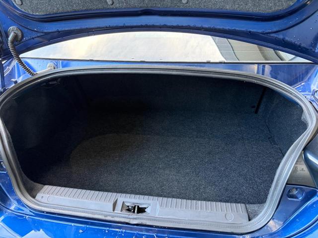 ８６ ＧＴリミテッド　ＥＴＣ　バックカメラ　ナビ　フルセグＴＶ　Ｂｌｕｅｔｏｏｔｈ　レーダー探知機　純正リヤスポイラー　シートヒーター　オートライト　ＨＩＤ　スマートキー　電動格納ミラー　アルミホイール　盗難防止システム（22枚目）