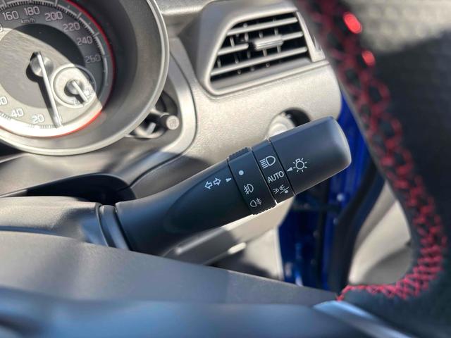 スイフトスポーツ ZC33S ファイナルエディション バックカメラ クリアランスソナー オートクルーズコントロール レーンアシスト 衝突被害軽減システム アルミホイール オートライト LEDヘッドランプ スマートキー 電動格納ミラー シートヒーター MT(39枚目)