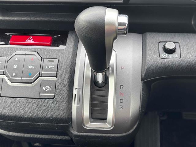 ステップワゴンスパーダ パワーエディション ワンオーナー ETC バックカメラ ナビ TV 両側電動スライドドア HID キーレスエントリー アイドリングストップ 電動格納ミラー 3列シート CVT アルミホイール CD DVD再生 USB(7枚目)