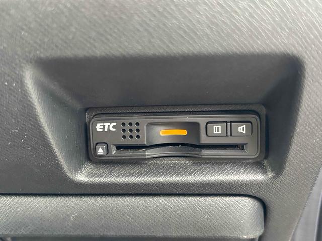 ステップワゴンスパーダ パワーエディション ワンオーナー ETC バックカメラ ナビ TV 両側電動スライドドア HID キーレスエントリー アイドリングストップ 電動格納ミラー 3列シート CVT アルミホイール CD DVD再生 USB(9枚目)