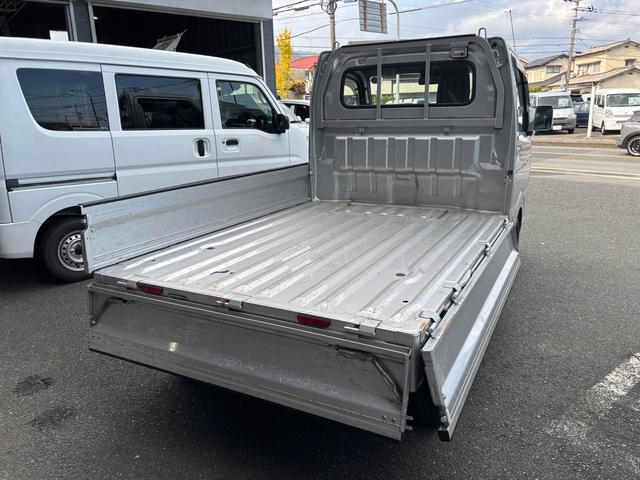 キャリイトラック 　ＭＴ　ワンオーナー　衝突被害軽減システム　レーンアシスト　ＥＴＣ　オートライト　ＥＳＣ　エアコン　パワーウィンドウ　運転席エアバッグ　助手席エアバッグ　ＣＤ　ミュージックプレイヤー接続可（22枚目）