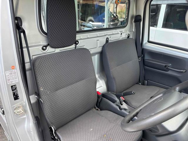 キャリイトラック 　ＭＴ　ワンオーナー　衝突被害軽減システム　レーンアシスト　ＥＴＣ　オートライト　ＥＳＣ　エアコン　パワーウィンドウ　運転席エアバッグ　助手席エアバッグ　ＣＤ　ミュージックプレイヤー接続可（24枚目）