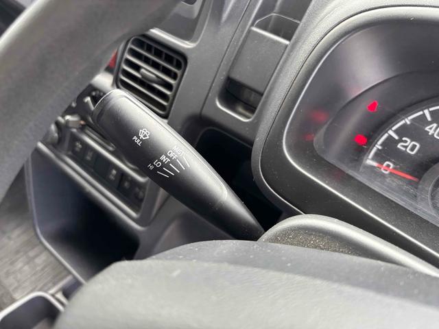 キャリイトラック 　ＭＴ　ワンオーナー　衝突被害軽減システム　レーンアシスト　ＥＴＣ　オートライト　ＥＳＣ　エアコン　パワーウィンドウ　運転席エアバッグ　助手席エアバッグ　ＣＤ　ミュージックプレイヤー接続可（28枚目）