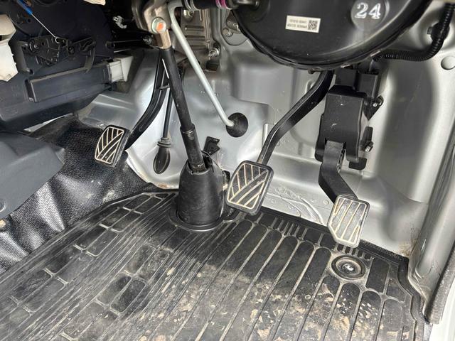 キャリイトラック 　ＭＴ　ワンオーナー　衝突被害軽減システム　レーンアシスト　ＥＴＣ　オートライト　ＥＳＣ　エアコン　パワーウィンドウ　運転席エアバッグ　助手席エアバッグ　ＣＤ　ミュージックプレイヤー接続可（32枚目）