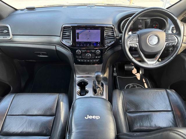 ジープ・グランドチェロキー リミテッド 後期 ナビ カープレイ パワーバックドア ETC フロント・バックカメラ パーキングアシスト フルセグ Bluetooth ブラックレザー シートヒーター/ベンチレーション アダプティブクルコン(2枚目)