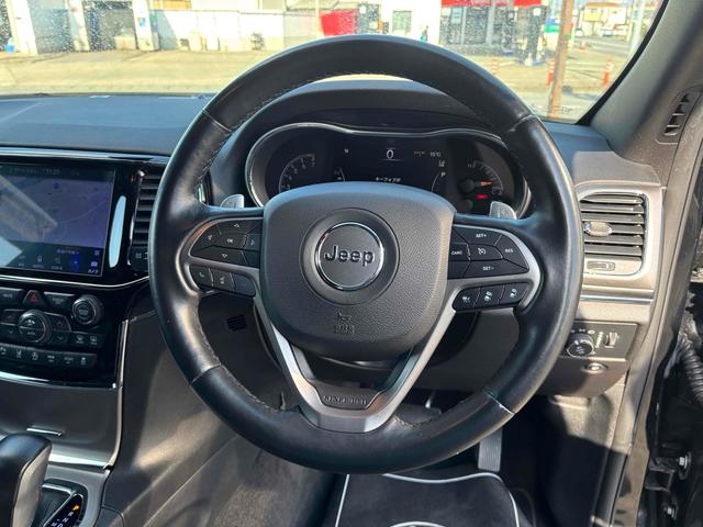 ジープ・グランドチェロキー リミテッド 後期 ナビ カープレイ パワーバックドア ETC フロント・バックカメラ パーキングアシスト フルセグ Bluetooth ブラックレザー シートヒーター/ベンチレーション アダプティブクルコン(3枚目)