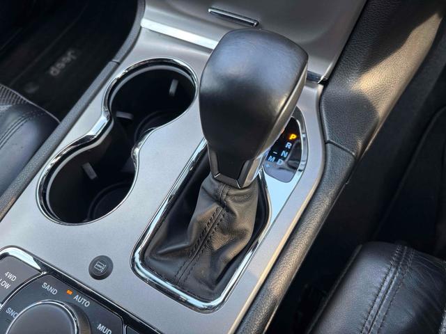 ジープ・グランドチェロキー リミテッド 後期 ナビ カープレイ パワーバックドア ETC フロント・バックカメラ パーキングアシスト フルセグ Bluetooth ブラックレザー シートヒーター/ベンチレーション アダプティブクルコン(8枚目)