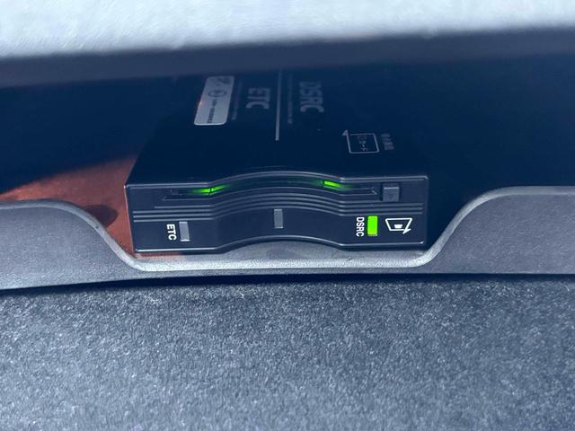 ジープ・グランドチェロキー リミテッド 後期 ナビ カープレイ パワーバックドア ETC フロント・バックカメラ パーキングアシスト フルセグ Bluetooth ブラックレザー シートヒーター/ベンチレーション アダプティブクルコン(10枚目)