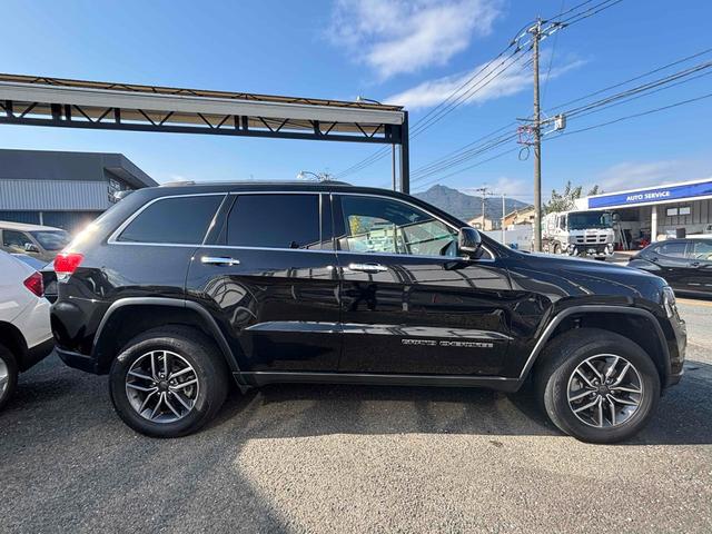 ジープ・グランドチェロキー リミテッド 後期 ナビ カープレイ パワーバックドア ETC フロント・バックカメラ パーキングアシスト フルセグ Bluetooth ブラックレザー シートヒーター/ベンチレーション アダプティブクルコン(17枚目)