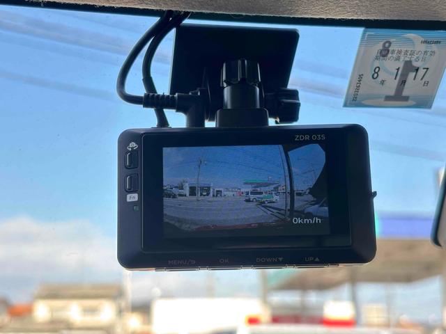 スイフトスポーツ ベースグレード　ワンオーナー　ディスプレイオーディオ　前後ドライブレコーダー　全方位モニター　衝突被害軽減ブレーキ　車線逸脱防止　アダプティブクルコン　Ｂｌｕｅｔｏｏｔｈ　シートヒーター　スペアキー　取説　保証書（11枚目）