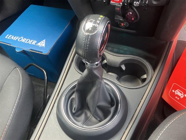 ���i�����ގ��ɕK�����삷�郌�o�[�ł��B����̂��₷�����̂ɂȂ��Ă��܂��B���Ј�x�̊����Ă��������B