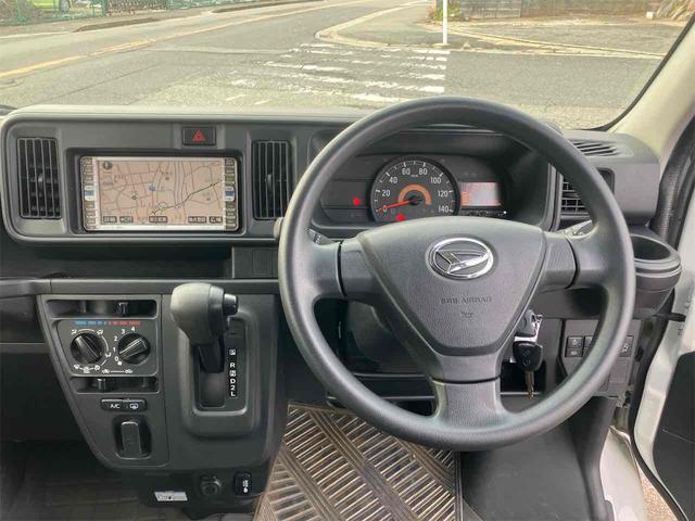 ハイゼットカーゴ クルーズＳＡＩＩＩ　ハイルーフ　ＡＴ　衝突被害軽減システム　ナビ　ＴＶ　両側スライドドア　キーレスエントリー　アイドリングストップ　電動格納ミラー　オートマチックハイビーム　オートライト　アルミホイール　ＡＢＳ（3枚目）