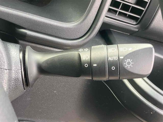 ハイゼットカーゴ クルーズＳＡＩＩＩ　ハイルーフ　ＡＴ　衝突被害軽減システム　ナビ　ＴＶ　両側スライドドア　キーレスエントリー　アイドリングストップ　電動格納ミラー　オートマチックハイビーム　オートライト　アルミホイール　ＡＢＳ（8枚目）