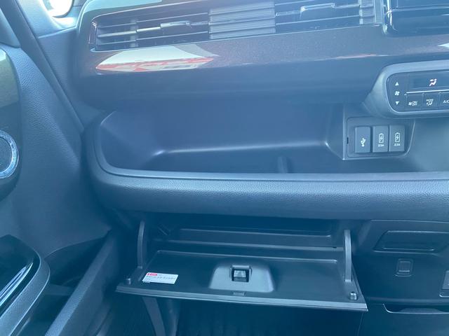 N-BOXカスタム G・Lホンダセンシング 8インチインターナビ バックカメラ ETC シートカバー 両側電動スライドドア Bluetooth接続 スマートキー プッシュスタート(25枚目)