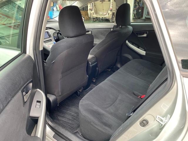 プリウス S 車検令和8年10月 フルセグナビ ETC バックカメラ Bluetooth接続 プッシュスタート スマートキー(13枚目)