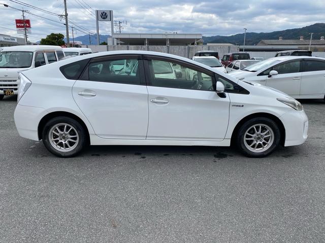 プリウス S 7インチナビ ETC バックカメラ Bluetooth接続 車検整備付き プッシュスタート スマートキー(6枚目)