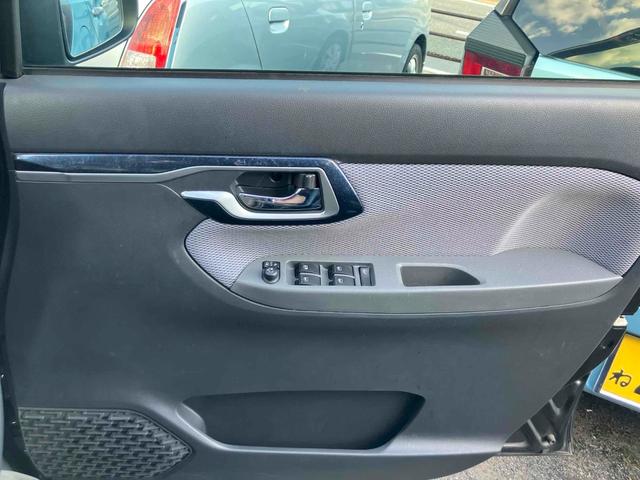 ムーヴ カスタム　Ｘ　ハイパーＳＡＩＩ　クリアランスソナー　衝突被害軽減システム　ＬＥＤヘッドランプ　スマートキー　アイドリングストップ　電動格納ミラー　ベンチシート　ＣＶＴ　盗難防止システム　ＡＢＳ　ＥＳＣ　ＣＤ　ＵＳＢ　アルミホイール（8枚目）