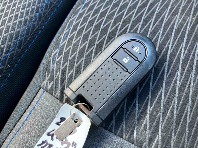 ムーヴ カスタム　Ｘ　ハイパーＳＡＩＩ　クリアランスソナー　衝突被害軽減システム　ＬＥＤヘッドランプ　スマートキー　アイドリングストップ　電動格納ミラー　ベンチシート　ＣＶＴ　盗難防止システム　ＡＢＳ　ＥＳＣ　ＣＤ　ＵＳＢ　アルミホイール（27枚目）