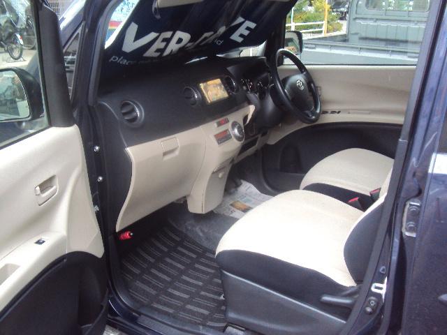 タントエグゼ Ｘ　ＡＡＣ　ＣＡＴ　キーレス　ナビ　ＴＶ　バックカメラ装備　純正アルミ（6枚目）