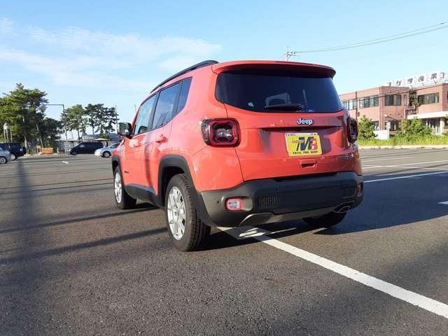 ジープ・レネゲード リミテッド 1年保証 純正ナビ 白革シート ETC 前後ドラレコ レーダークルーズコントロール オートヘッドライト コーナーセンサー レーンキープアシスト ブラインドスポットモニター ステアリングリモコン(6枚目)