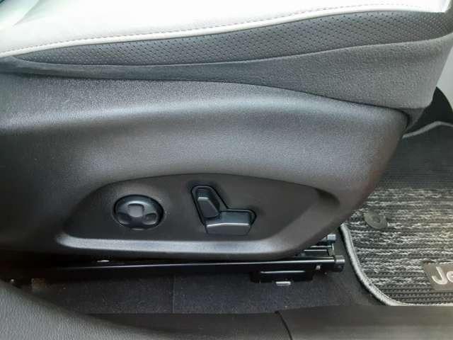 ジープ・レネゲード リミテッド 1年保証 純正ナビ 白革シート ETC 前後ドラレコ レーダークルーズコントロール オートヘッドライト コーナーセンサー レーンキープアシスト ブラインドスポットモニター ステアリングリモコン(11枚目)