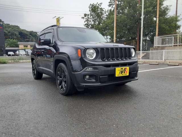 ジープ・レネゲード ブラックエディション 1年保証 社外ナビTV ETC 360°ドラレコ クルコン バックカメラ 自動パーキング コーナーセンサー レーンキープアシスト アイドリングストップ プッシュスタート スマートキー ルーフレール(4枚目)