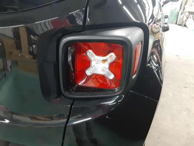 ジープ・レネゲード ブラックエディション 1年保証 社外ナビTV ETC 360°ドラレコ クルコン バックカメラ 自動パーキング コーナーセンサー レーンキープアシスト アイドリングストップ プッシュスタート スマートキー ルーフレール(30枚目)