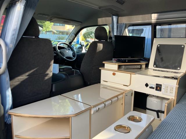 ハイエースワゴン ＧＬ　リラックスワゴンタイプＩ　車中泊仕様　キャンピング　サブバッテリー　走行充電　フル断熱　シンク　冷蔵庫　インバーター　ＥＴＣ（12枚目）