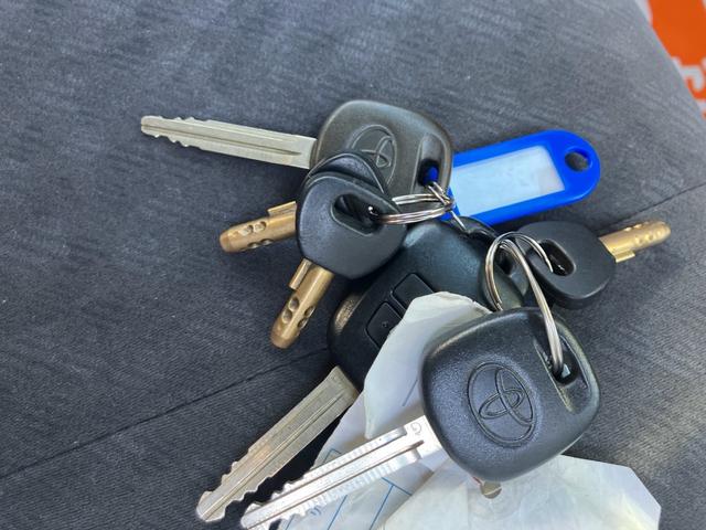ハイエースワゴン ＧＬ　リラックスワゴンタイプＩ　車中泊仕様　キャンピング　サブバッテリー　走行充電　フル断熱　シンク　冷蔵庫　インバーター　ＥＴＣ（18枚目）