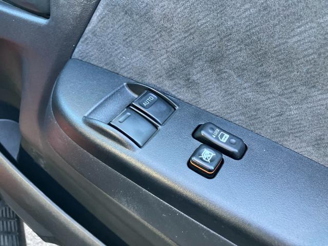 ハイエースワゴン ＧＬ　リラックスワゴンタイプＩ　車中泊仕様　キャンピング　サブバッテリー　走行充電　フル断熱　シンク　冷蔵庫　インバーター　ＥＴＣ（24枚目）