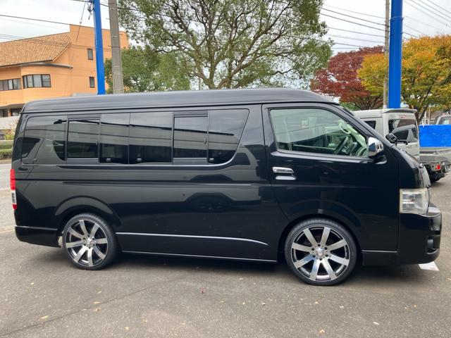ハイエースワゴン ＧＬ　ロング　ミドルルーフ　キャンピング　ナビテレビ　バックカメラ　後席フリップダウンモニター　ＥＴＣ　キーレス　片側パワースライドドア　社外アルミホイール　サブバッテリー　ベッド　テーブル（2枚目）