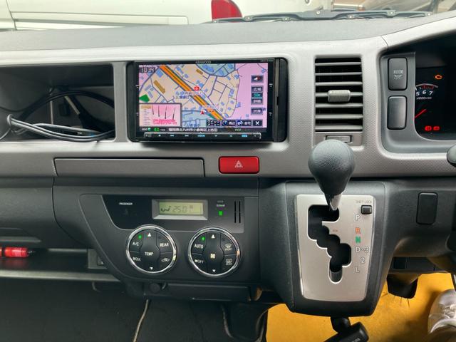 ハイエースワゴン ＧＬ　ロング　ミドルルーフ　キャンピング　ナビテレビ　バックカメラ　後席フリップダウンモニター　ＥＴＣ　キーレス　片側パワースライドドア　社外アルミホイール　サブバッテリー　ベッド　テーブル（23枚目）