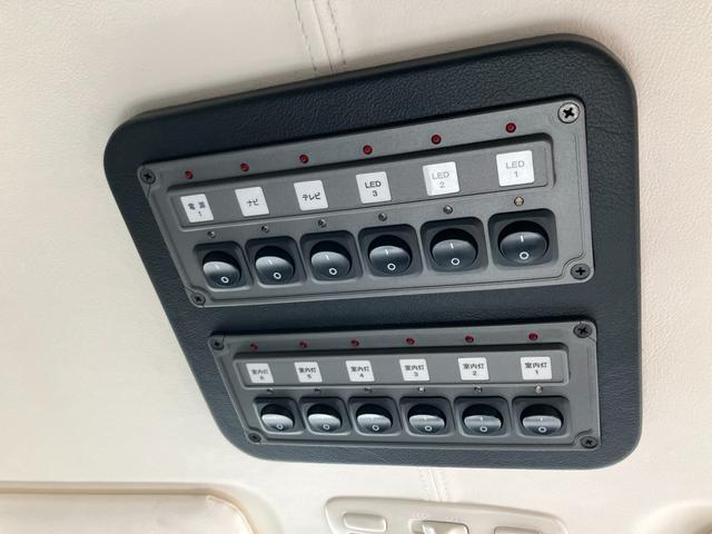 ハイエースワゴン ＧＬ　ロング　ミドルルーフ　キャンピング　ナビテレビ　バックカメラ　後席フリップダウンモニター　ＥＴＣ　キーレス　片側パワースライドドア　社外アルミホイール　サブバッテリー　ベッド　テーブル（28枚目）