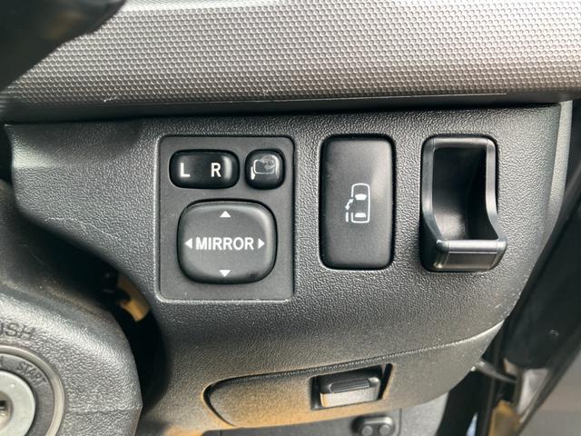 ハイエースワゴン ＧＬ　ロング　ミドルルーフ　キャンピング　ナビテレビ　バックカメラ　後席フリップダウンモニター　ＥＴＣ　キーレス　片側パワースライドドア　社外アルミホイール　サブバッテリー　ベッド　テーブル（29枚目）