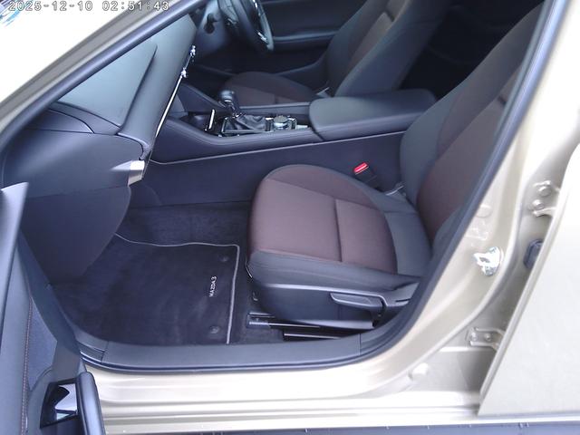 ＭＡＺＤＡ３ファストバック １．８　ＸＤ　ツーリング　ディーゼルターボ　試乗車アップ　ナビ　ＥＴＣ　全方位モニター　アダプティブクルーズコントロール　電動シート　Ｂｌｕｅｔｏｏｔｈ　オートマチックハイビーム　シートヒーター　衝突被害軽減システム　バックカメラ（26枚目）