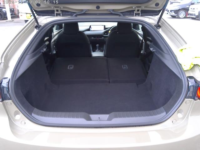 ＭＡＺＤＡ３ファストバック １．８　ＸＤ　ツーリング　ディーゼルターボ　試乗車アップ　ナビ　ＥＴＣ　全方位モニター　アダプティブクルーズコントロール　電動シート　Ｂｌｕｅｔｏｏｔｈ　オートマチックハイビーム　シートヒーター　衝突被害軽減システム　バックカメラ（32枚目）