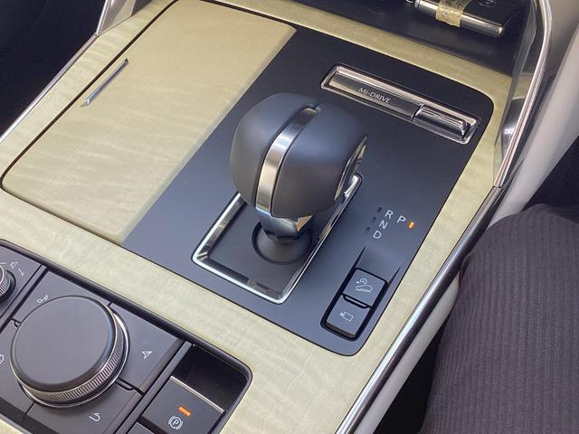 ＣＸ－８０ ３．３　ＸＤハイブリッド　プレミアム　モダン　ディーゼルター　試乗車アップ　大型サンルーフ　衝突被害軽減ブレーキ　オートマチックハイビーム　アダプティブクルーズコントロール　３列シート　バックカメラ　電動シート　シートヒーター　４ＷＤ　サンルーフ（28枚目）