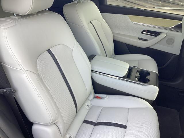 ＣＸ－８０ ３．３　ＸＤハイブリッド　プレミアム　モダン　ディーゼルター　試乗車アップ　大型サンルーフ　衝突被害軽減ブレーキ　オートマチックハイビーム　アダプティブクルーズコントロール　３列シート　バックカメラ　電動シート　シートヒーター　４ＷＤ　サンルーフ（34枚目）