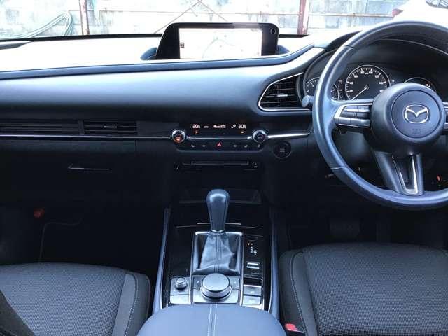 �㕔���Ȃɂ��G�A�R�������o�������������葕������Ă��܂��B